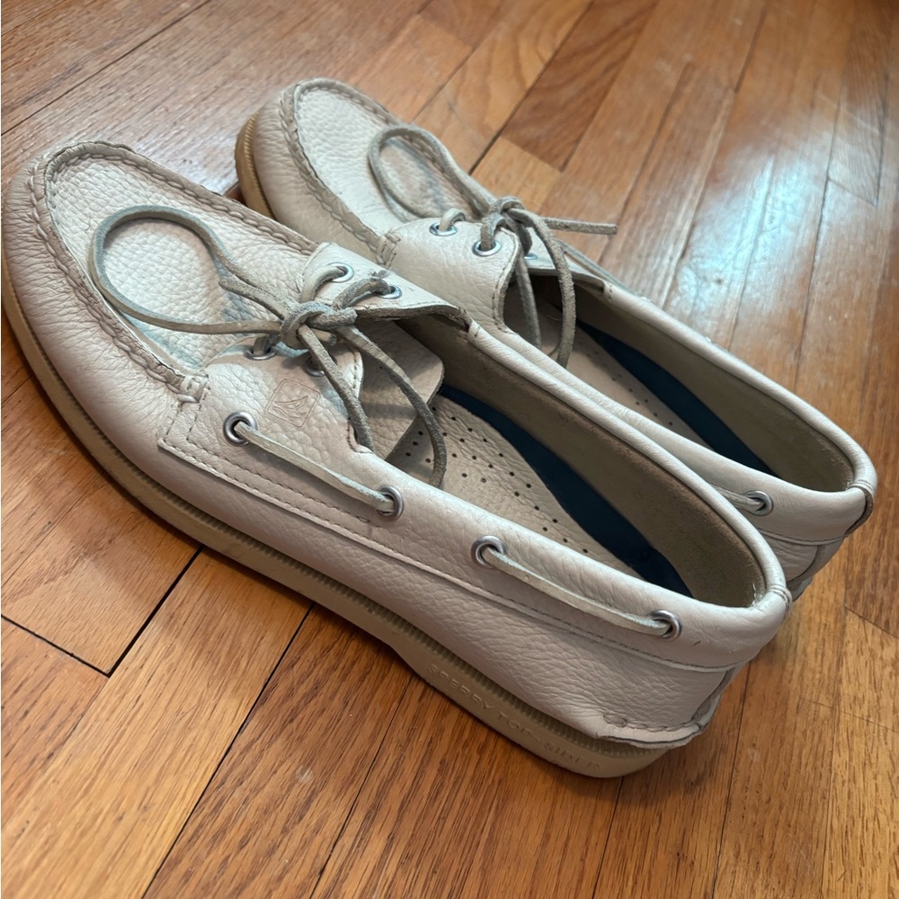 Sperry mens size 8.5 white leather lace up boat shoes